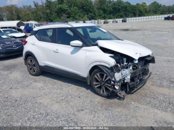  Salvage Nissan Kicks