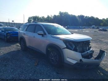  Salvage Nissan Pathfinder