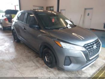  Salvage Nissan Kicks