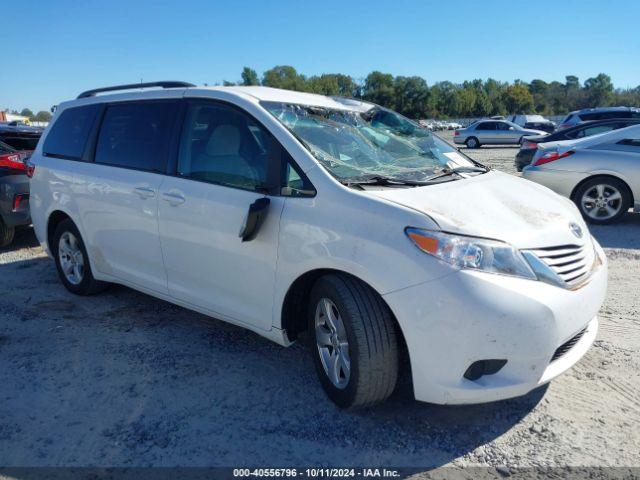  Salvage Toyota Sienna