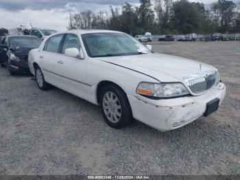  Salvage Lincoln Towncar