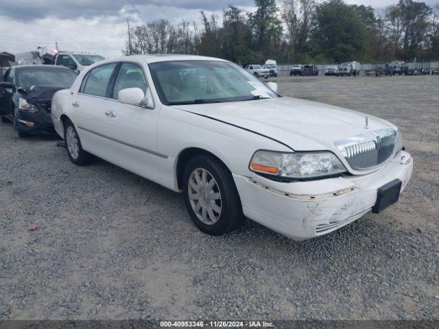  Salvage Lincoln Towncar