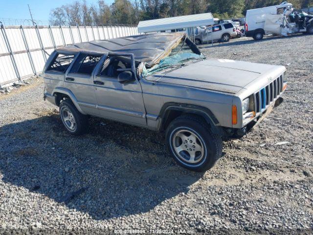  Salvage Jeep Cherokee