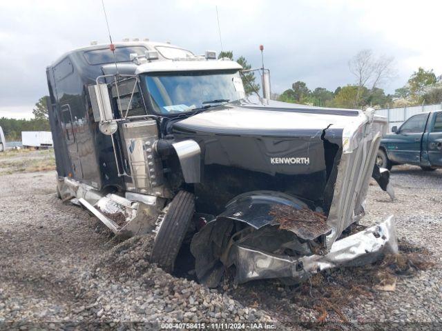  Salvage Kenworth W900