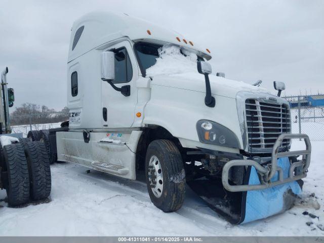  Salvage Freightliner Cascadia 125