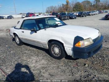  Salvage Ford Mustang