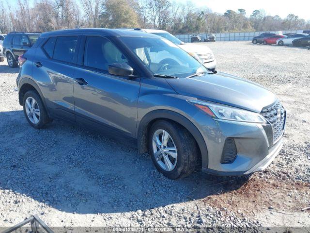  Salvage Nissan Kicks