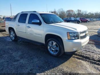  Salvage Chevrolet Avalanche 1500