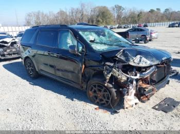  Salvage Kia Carnival