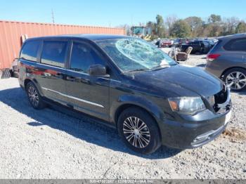  Salvage Chrysler Town & Country