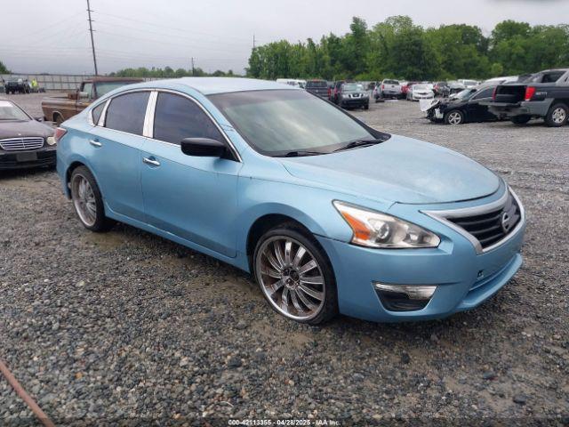  Salvage Nissan Altima