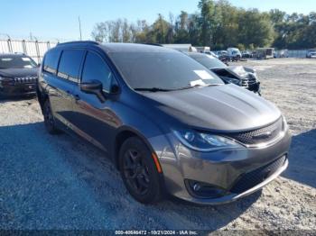  Salvage Chrysler Pacifica