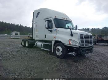  Salvage Freightliner Cascadia 125