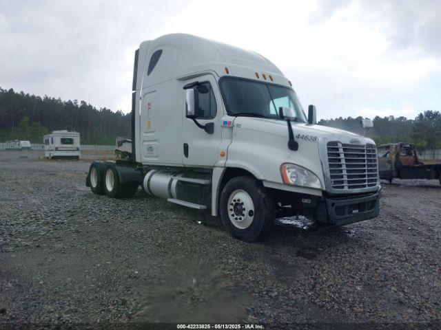  Salvage Freightliner Cascadia 125