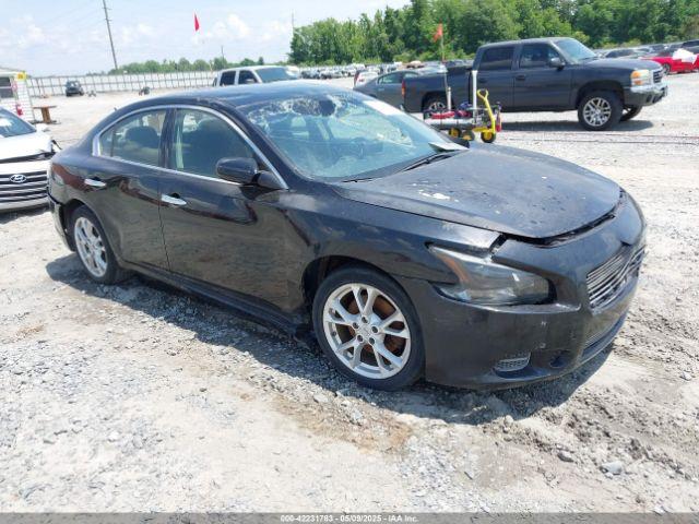  Salvage Nissan Maxima