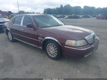  Salvage Lincoln Towncar