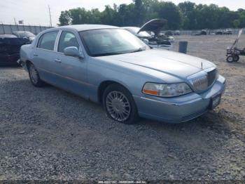  Salvage Lincoln Towncar