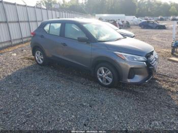  Salvage Nissan Kicks