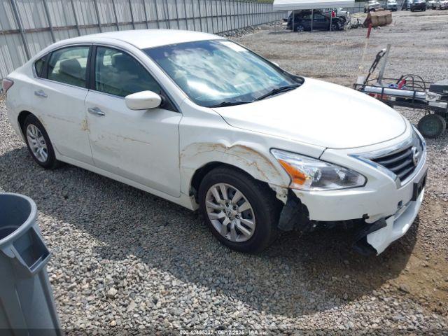  Salvage Nissan Altima