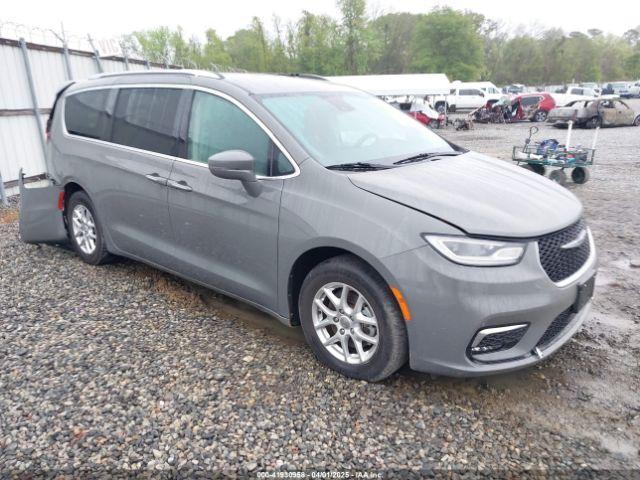  Salvage Chrysler Pacifica