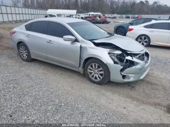  Salvage Nissan Altima