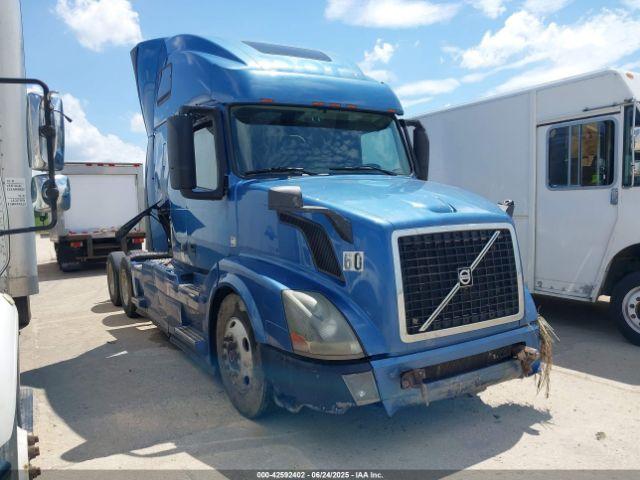  Salvage Volvo Vn