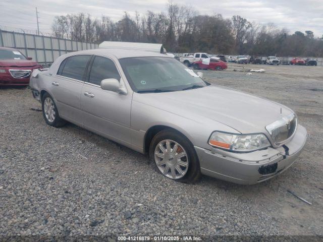  Salvage Lincoln Towncar