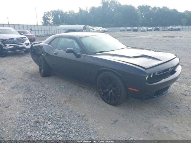  Salvage Dodge Challenger