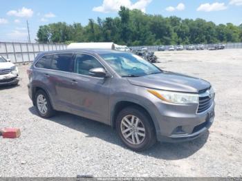  Salvage Toyota Highlander