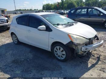  Salvage Toyota Prius c