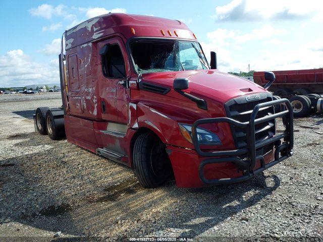  Salvage Freightliner New Cascadia 126
