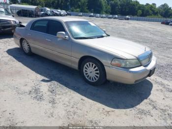  Salvage Lincoln Towncar