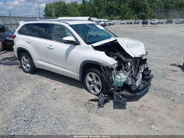  Salvage Toyota Highlander