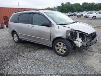  Salvage Toyota Sienna
