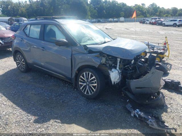  Salvage Nissan Kicks