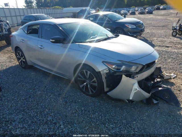  Salvage Nissan Maxima