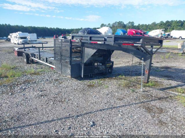  Salvage Cardinal Trailers 30  Gooseneck