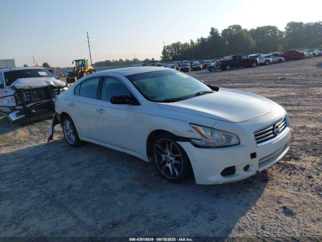  Salvage Nissan Maxima