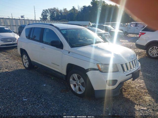  Salvage Jeep Compass