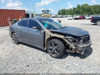  Salvage Nissan Maxima