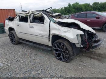  Salvage Chevrolet Avalanche