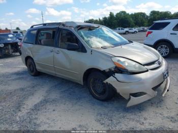  Salvage Toyota Sienna