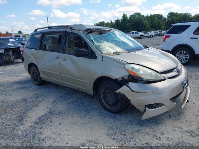  Salvage Toyota Sienna