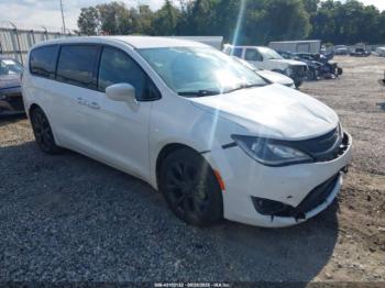  Salvage Chrysler Pacifica