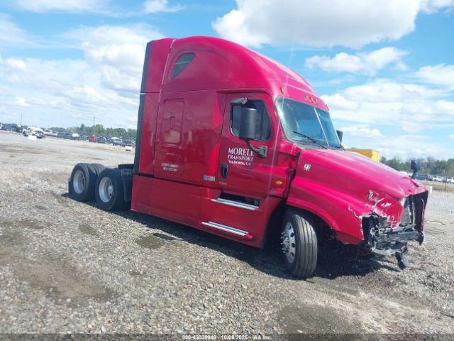  Salvage Freightliner Cascadia 125