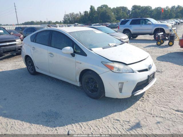  Salvage Toyota Prius