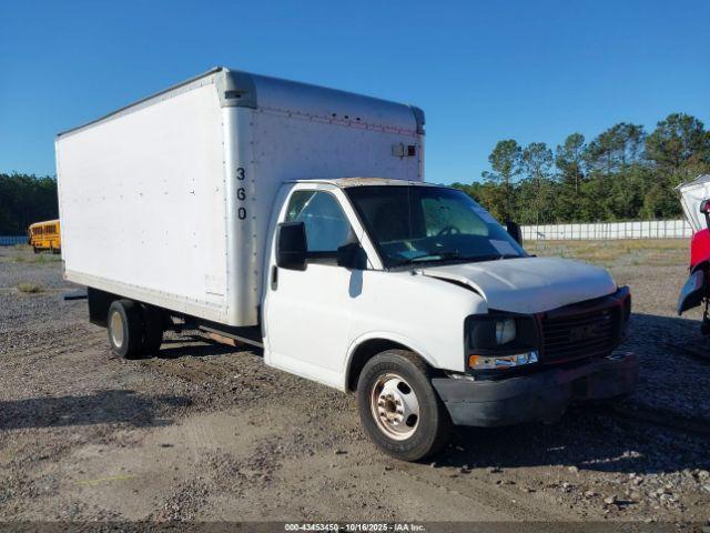  Salvage General Motors Savana Cutaway