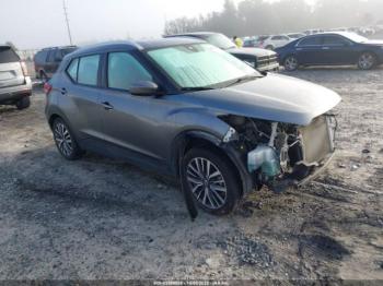  Salvage Nissan Kicks