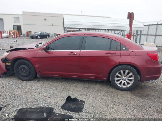 Chrysler 200 Touring Image 15