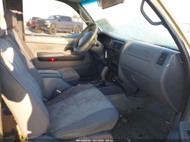 Toyota Tacoma Prerunner Image 11